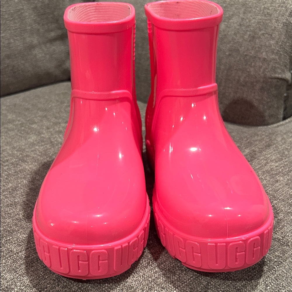 Ugg pink rain boots